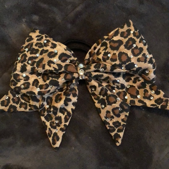 Cheer bow - Picture 2 of 4